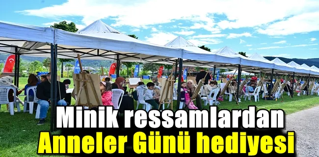 Minik ressamlardan Anneler Günü hediyesi